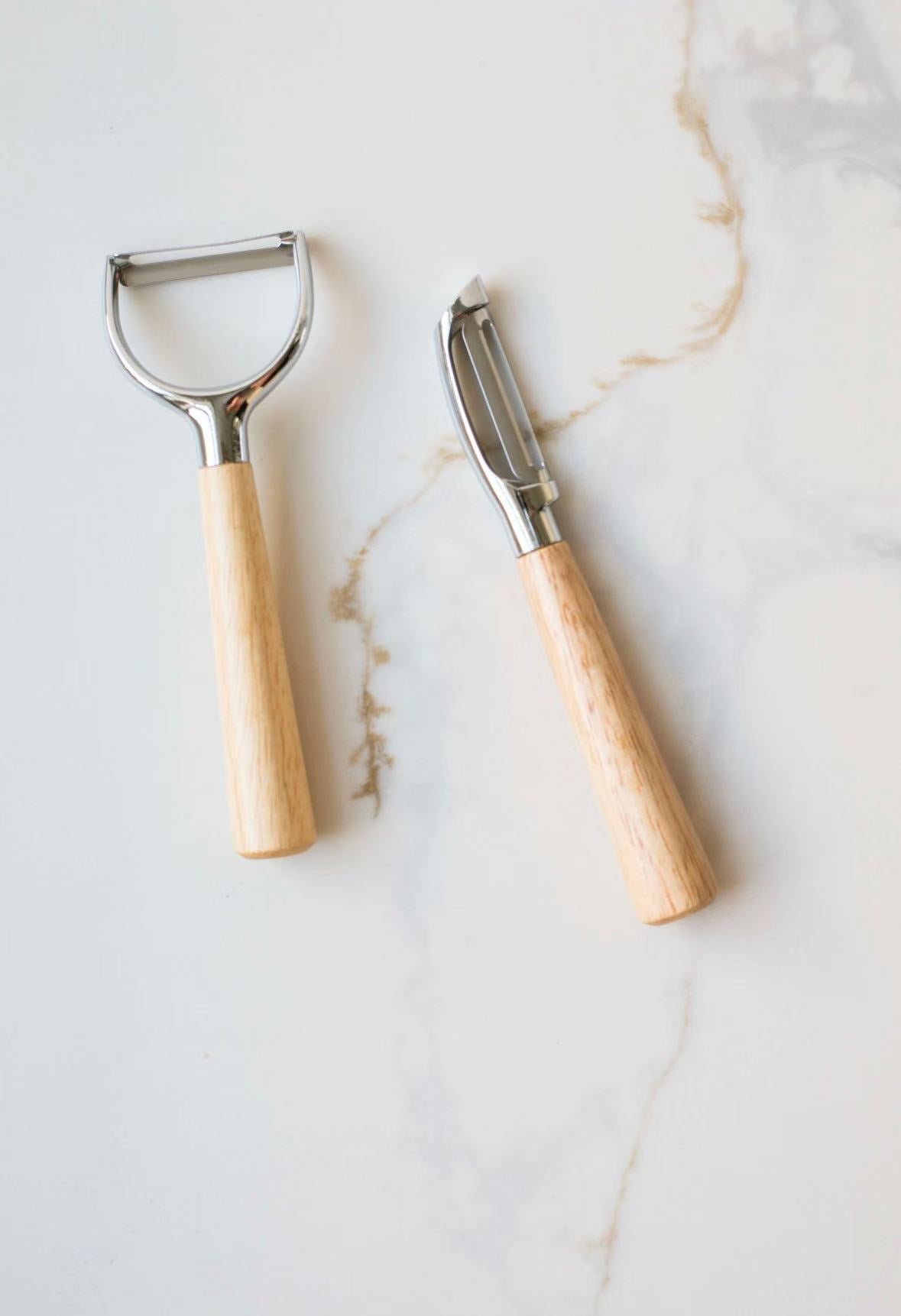 Wooden Handled Peeler
