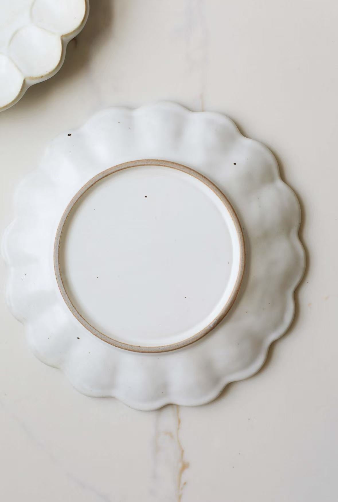 Dinner Plate with Scalloped Rim