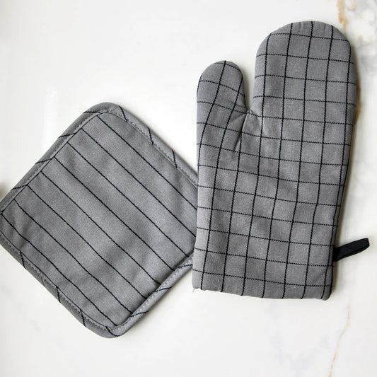 Simple Plaid Oven Mitt and Potholder