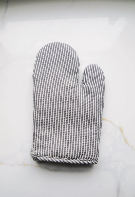 Simple Stripe Oven Mitt