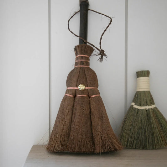 Table Palm Broom with Handle