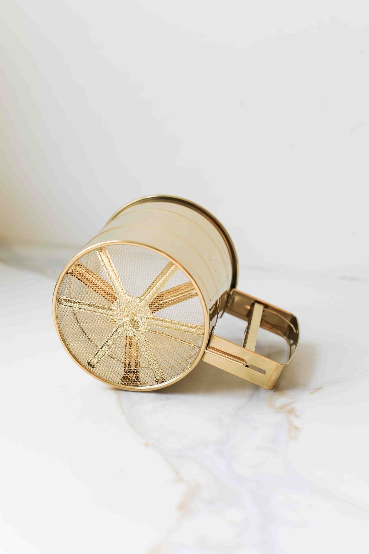 Lightweight Gold Stainless Steel Flour Sifter