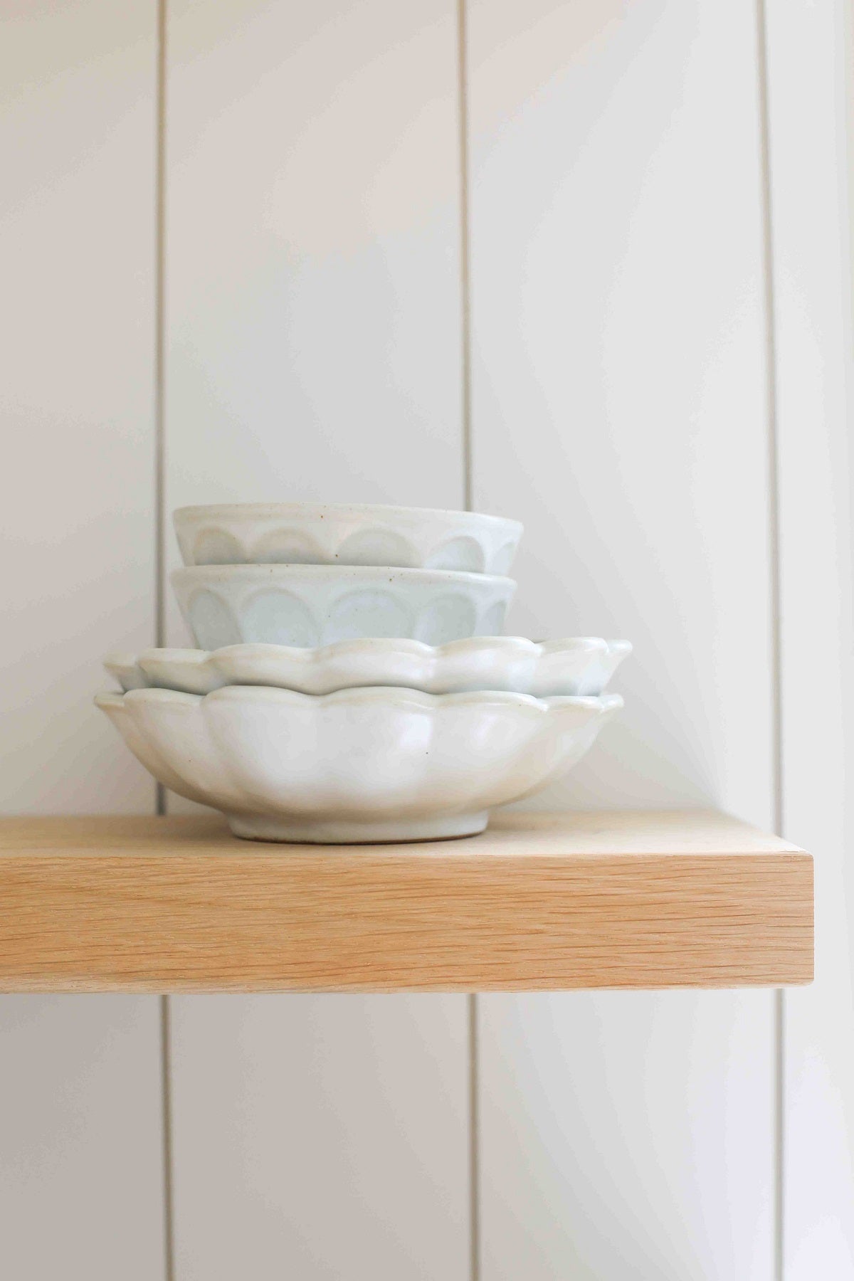 Dinner Plate with Scalloped Rim