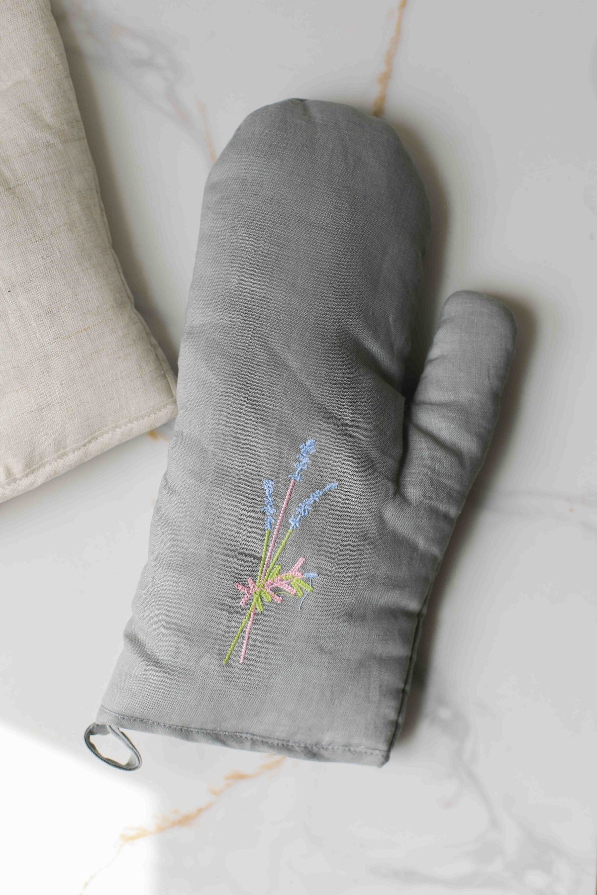 Minimalist Kitchen Oven Mitt
