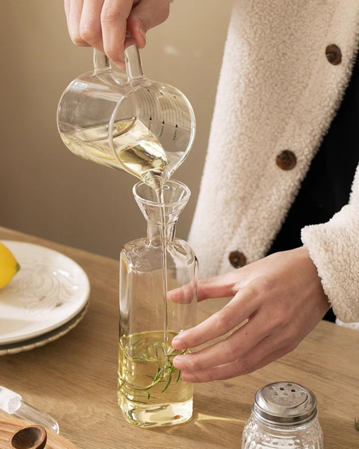 Sur La Table Olive Oil Cruet with Pourer, Clear