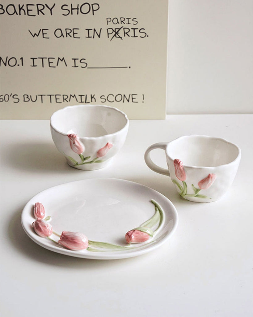Tulip Plate and Teacups
