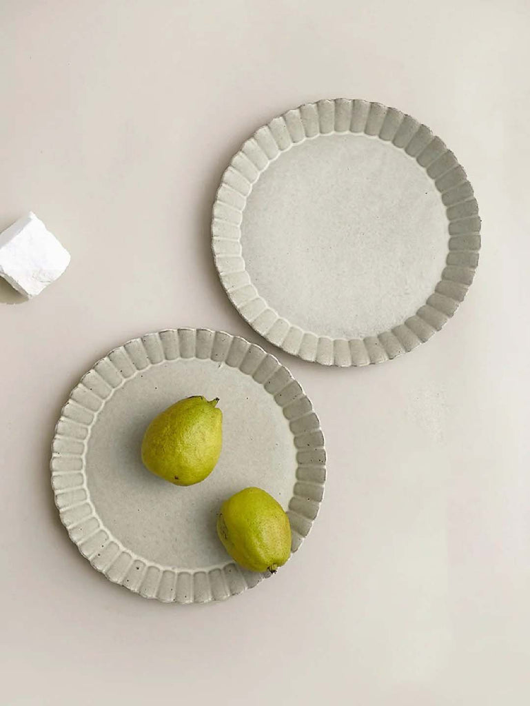 Ruffled Rim Round Ceramic Plates