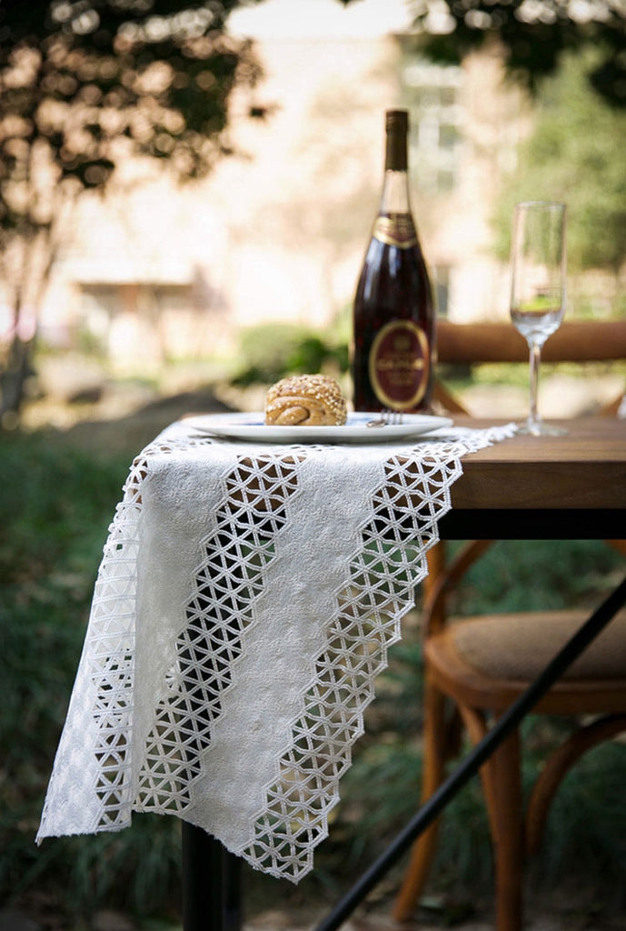 lace table runners