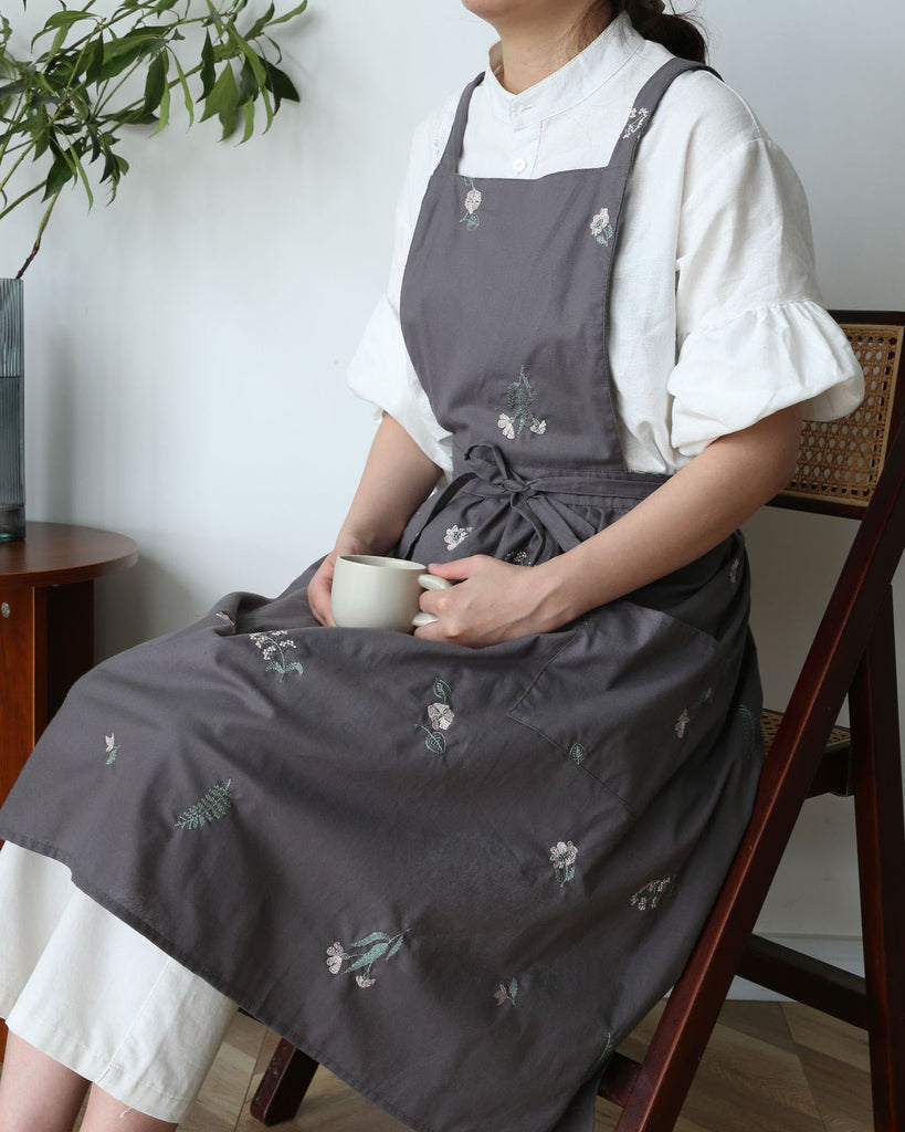 Country Style Simple Leaves Aprons